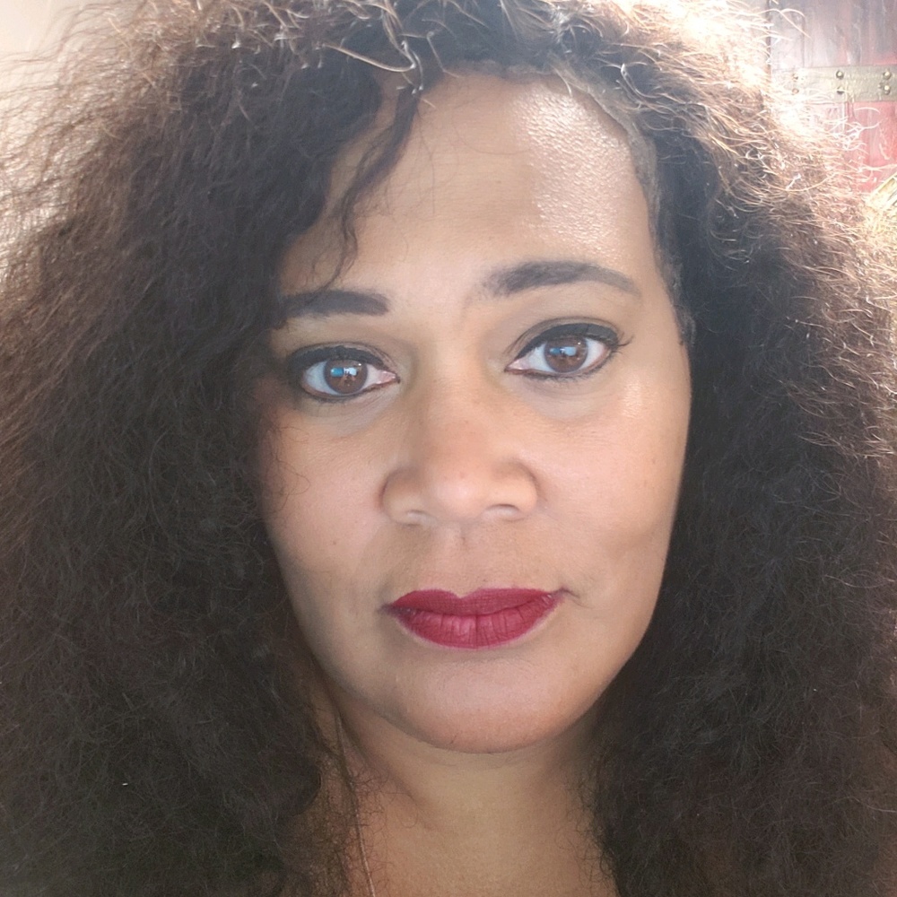 Meet your Posher, Iris